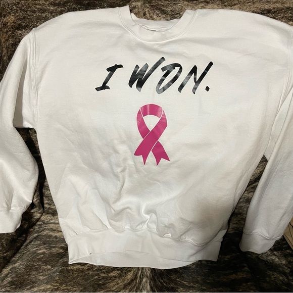 Heavy Blend Gildan White Crew I WON Breast Cancer Survivor Sweatshirt Large‎ EUC - Picture 1 of 2